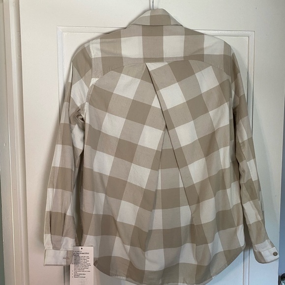 Lululemon Full Day Ahead Shirt-size 6 - Picture 7 of 8